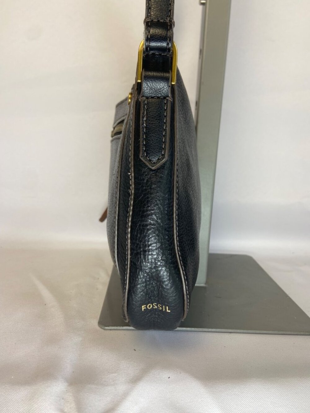 Vintage Fossil Black Pebbled Leather Crossbody Bag Brass Hardware Zip Purse - Picture 4 of 16
